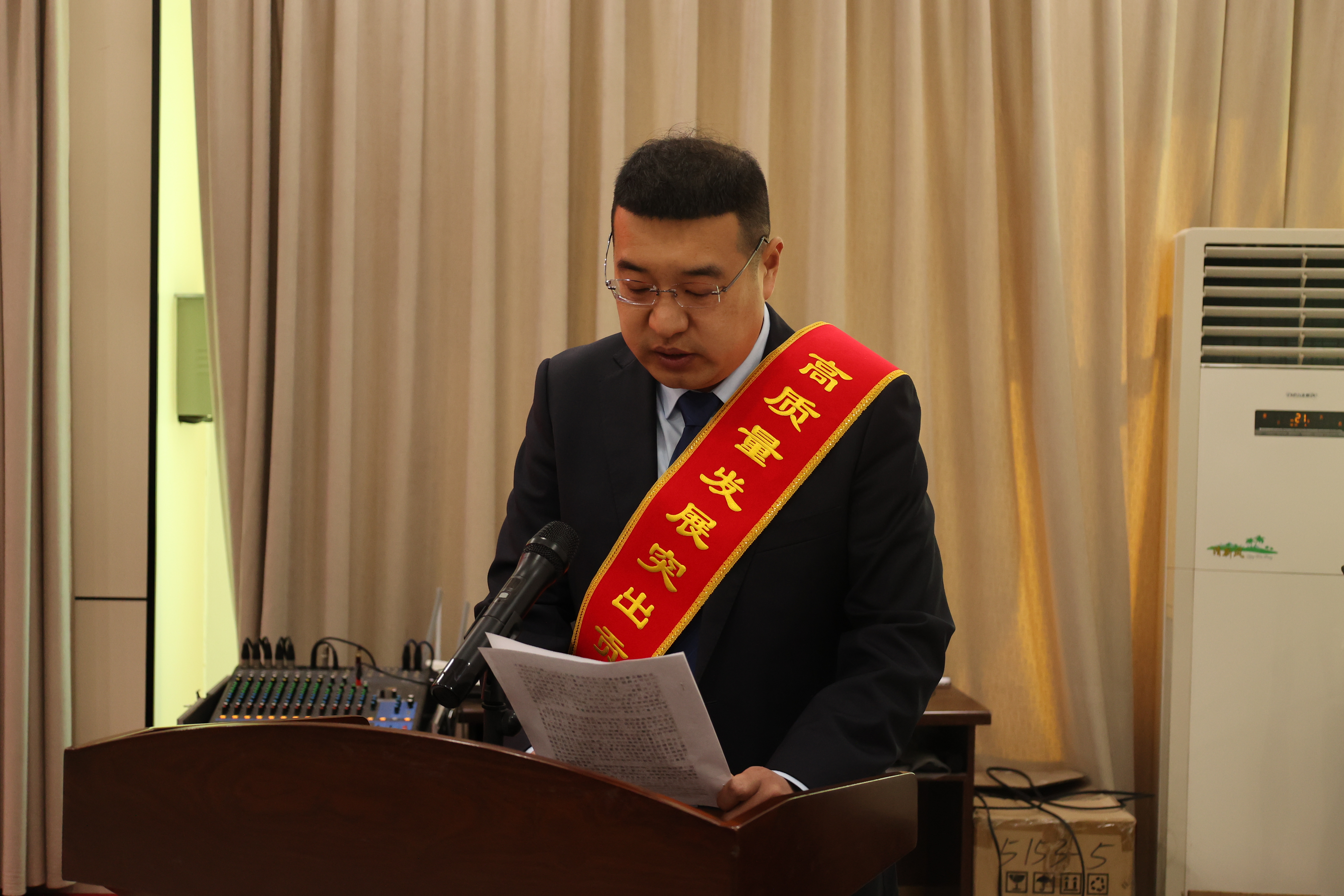 2N7A3115.JPG 2N7A3115.JPG